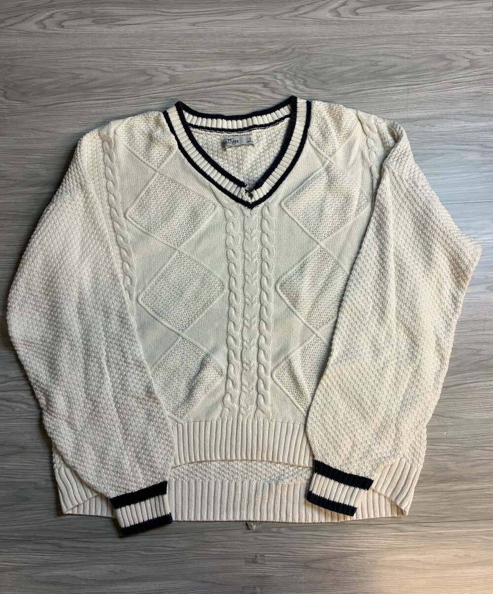Hollister White Cable Knit V-Neck Sweater with Black Trim